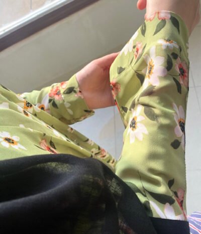 Green floral front open abaya - Image 2